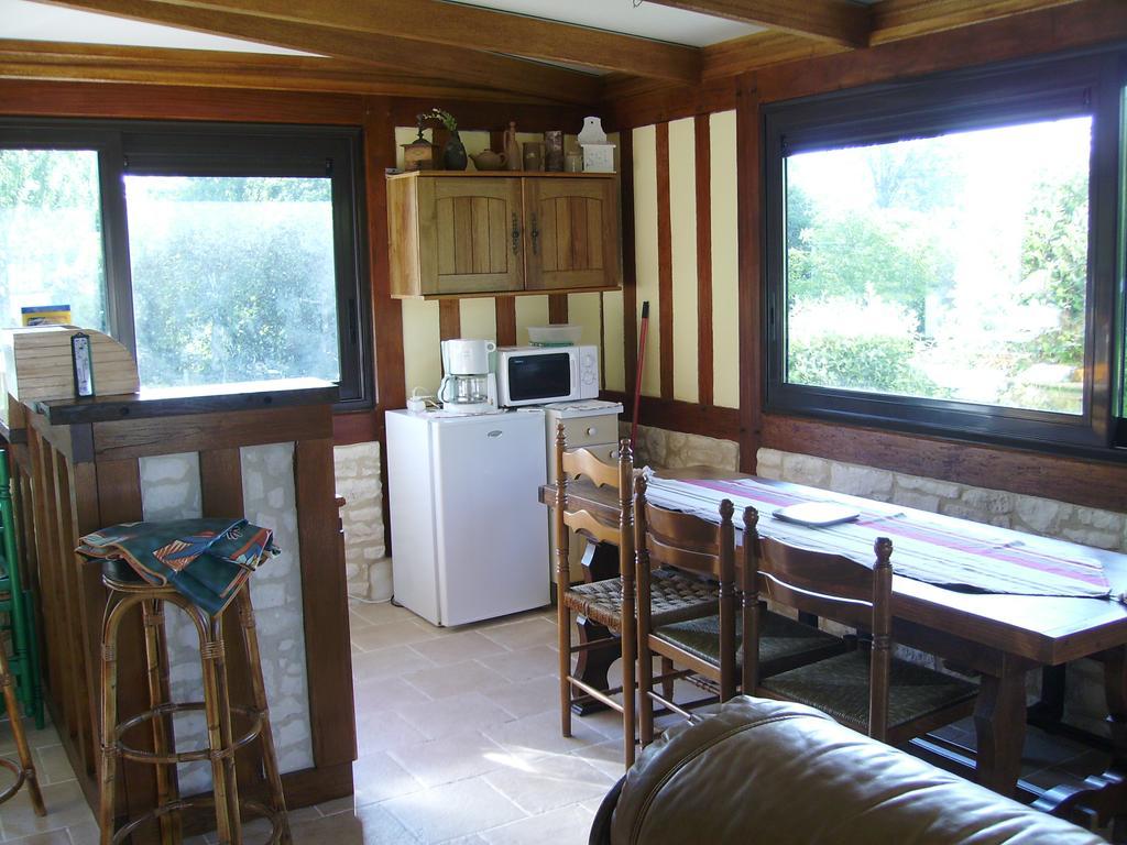 Chambre Chez Corinne Fourneville Δωμάτιο φωτογραφία