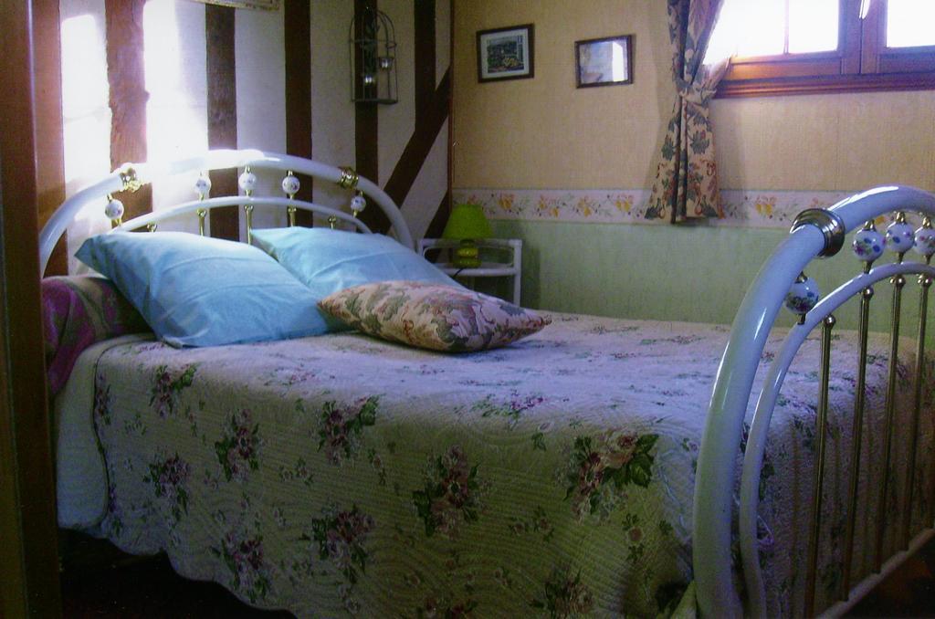 Chambre Chez Corinne Fourneville Εξωτερικό φωτογραφία